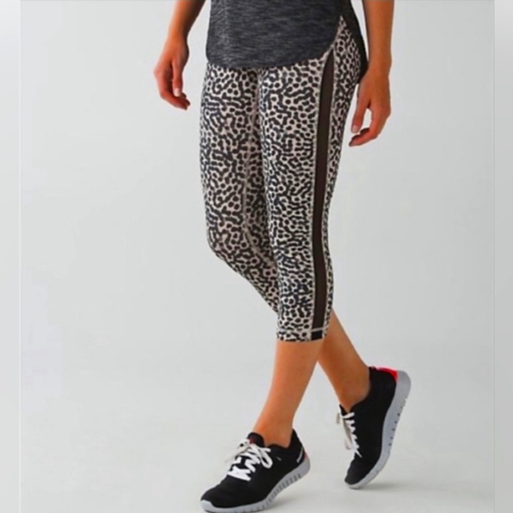 Lululemon Athletica Gather & Sprint Cropped Capri Leggings | Ace Spot | 8